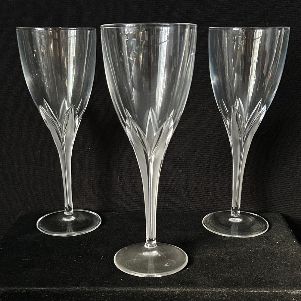 VTG Crystal D’Arques-Durand Pistil Pattern Set Of 3 Wine Glasses Like New